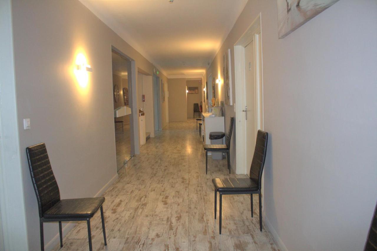 Logis Hotel Le Clement V Рокемор Экстерьер фото