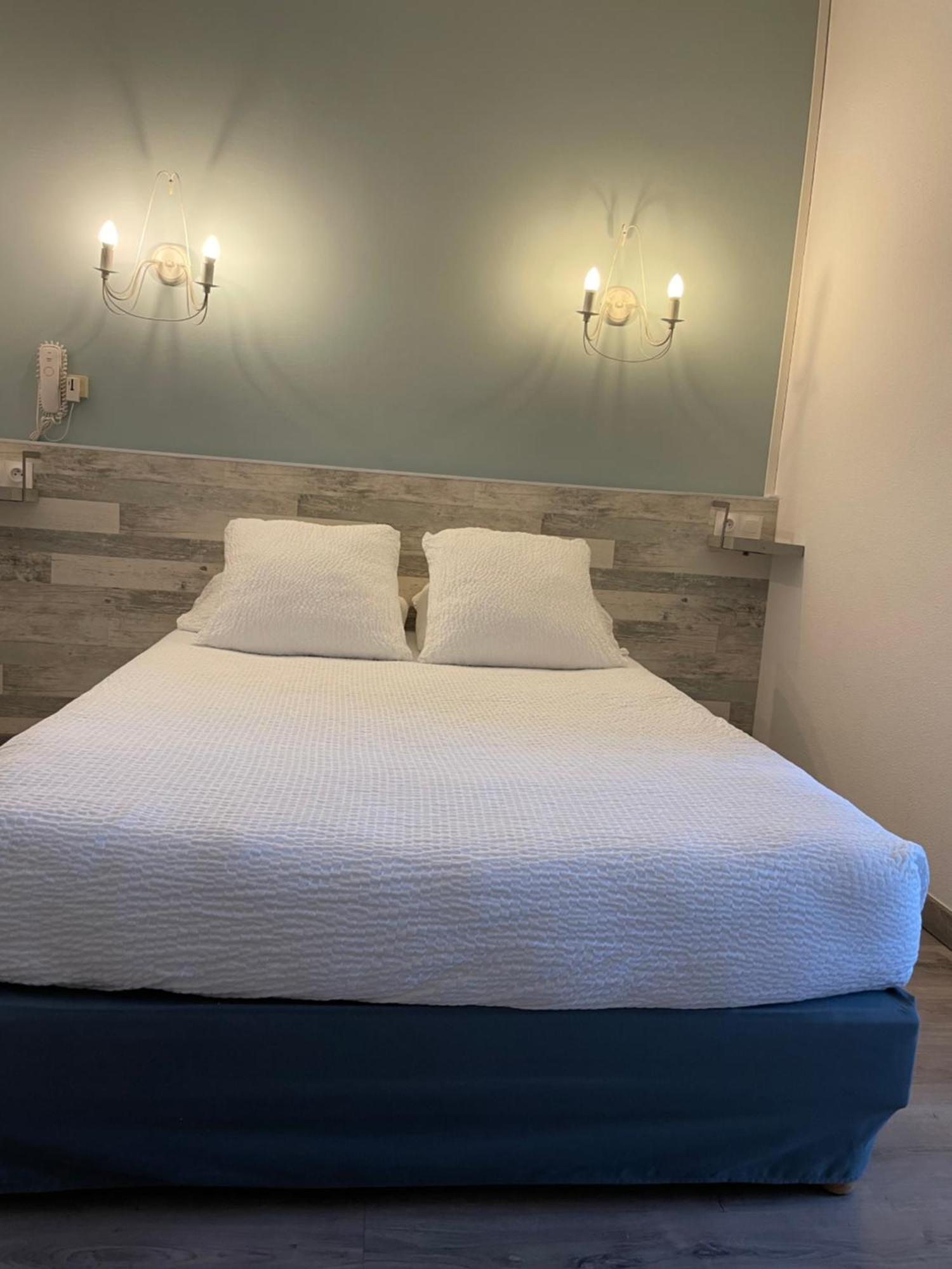 Logis Hotel Le Clement V Рокемор Экстерьер фото